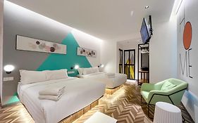 Apple 1 Hotel Queensbay